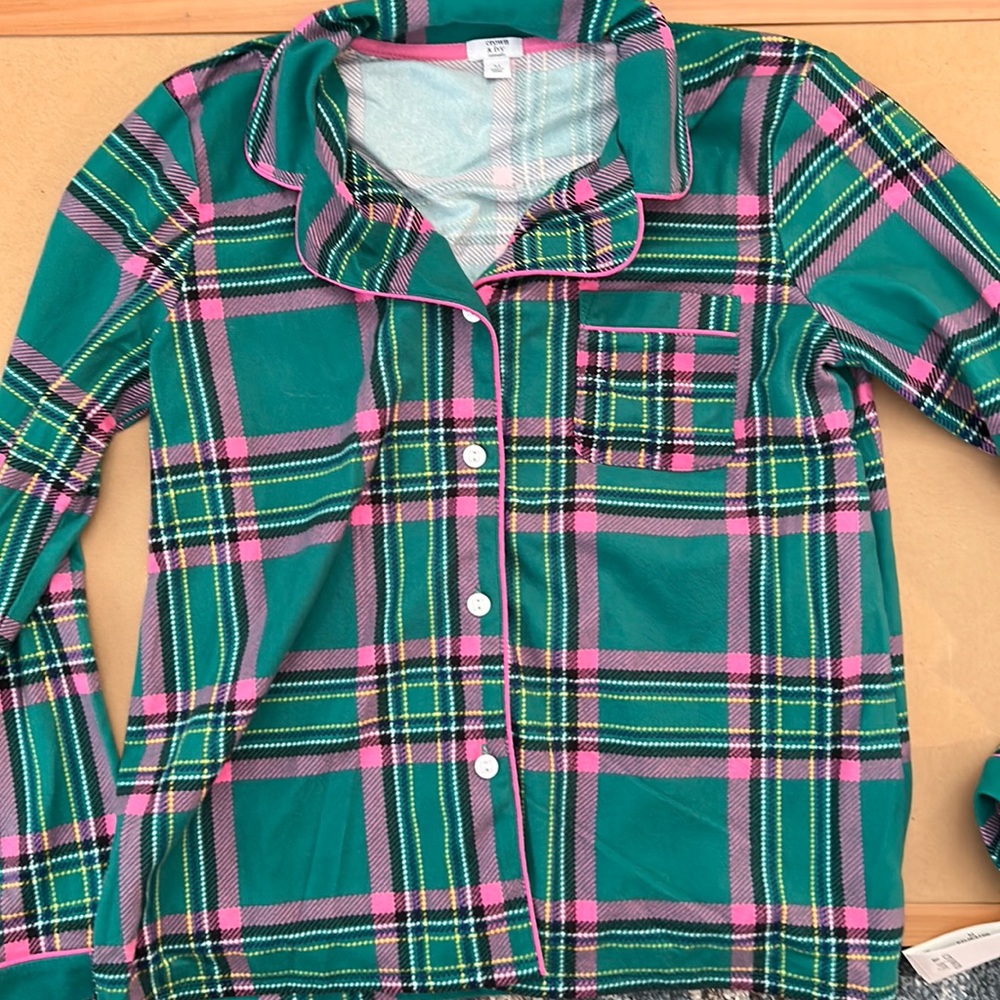 Crown and ivy pink and green pajama button down